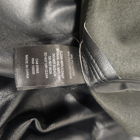 Pleather Pleated Round Neck Black Women's Top Size M - Picture 7 of 8